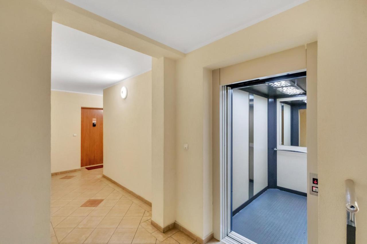 Apartament Na Deptaku Z Parkingiem I Klimatyzacja By Renters Apartment Miedzyzdroje Ngoại thất bức ảnh